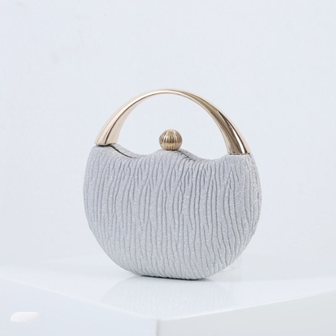 Chic texturerad clutch med metallhandtagsdetalj - Viola