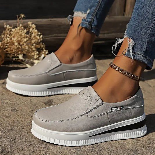 Enfärgade slip-on skor runda tåplattformar - Liselotte