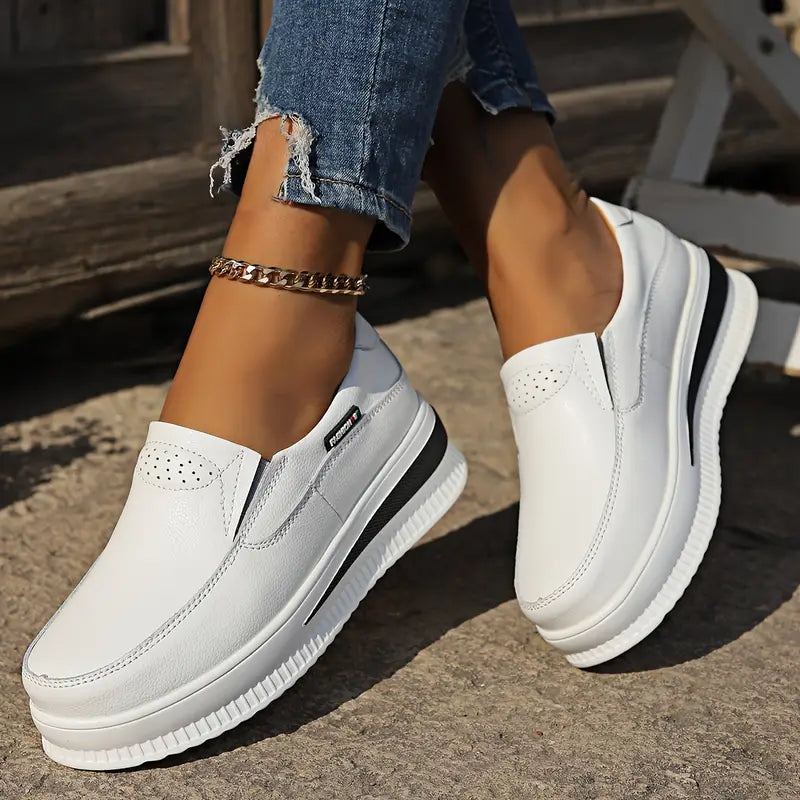 Enfärgade slip-on skor runda tåplattformar - Liselotte