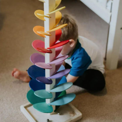 Interaktivt regnbågskulörljudträd - FunPlay