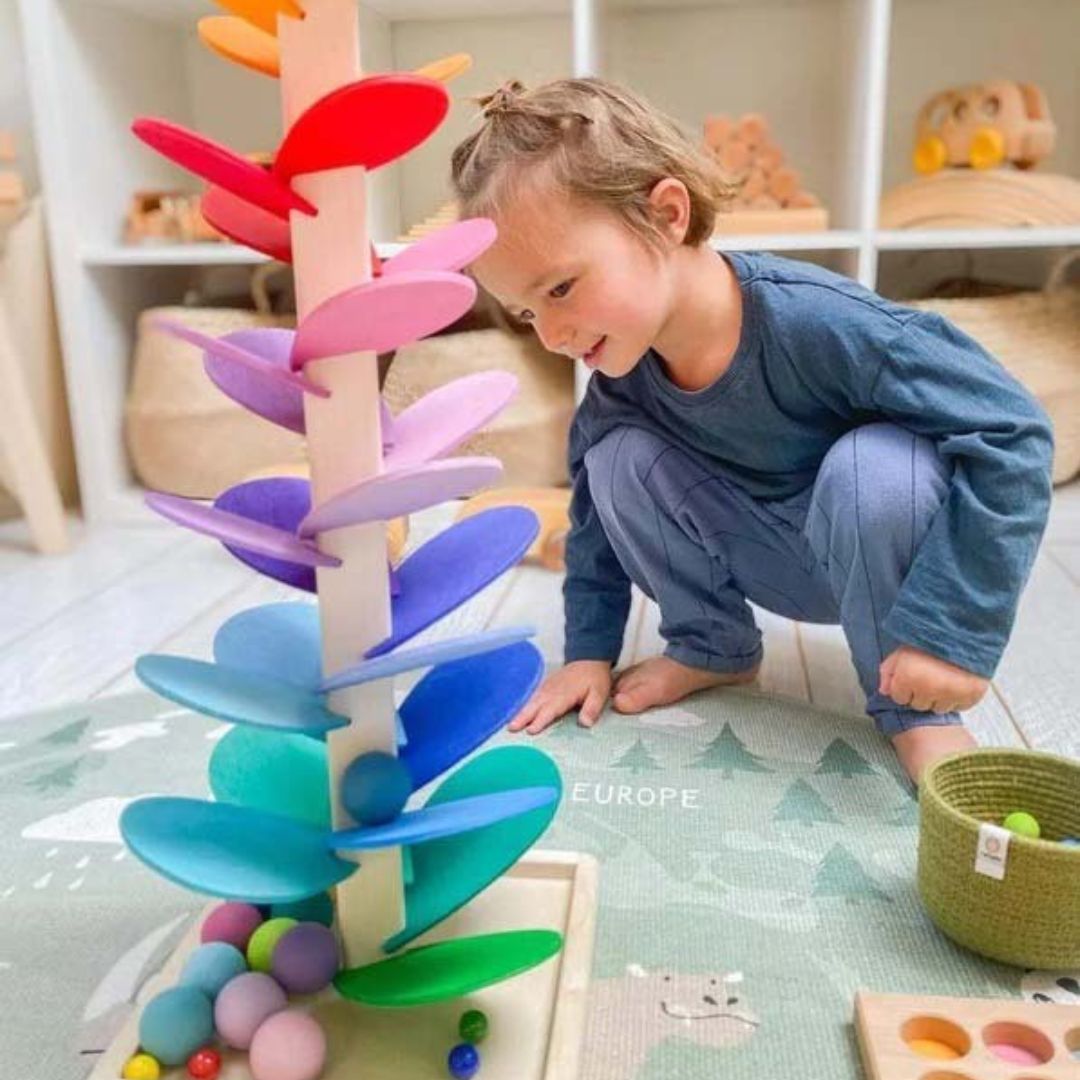 Interaktivt regnbågskulörljudträd - FunPlay