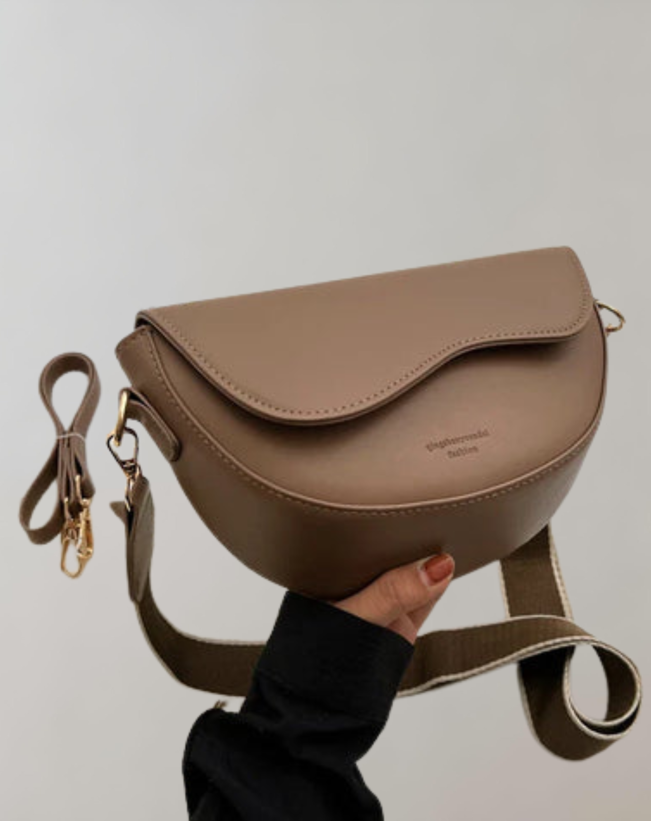 Stilren crossbody-väska i veganskt läder - Beret