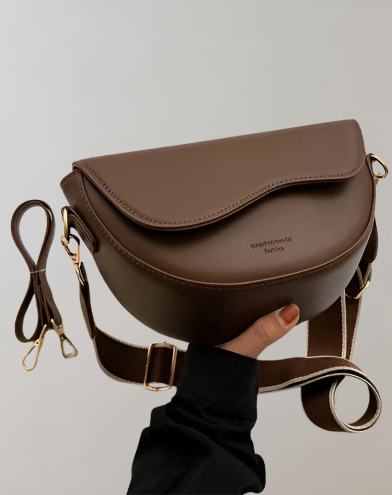 Stilren crossbody-väska i veganskt läder - Beret