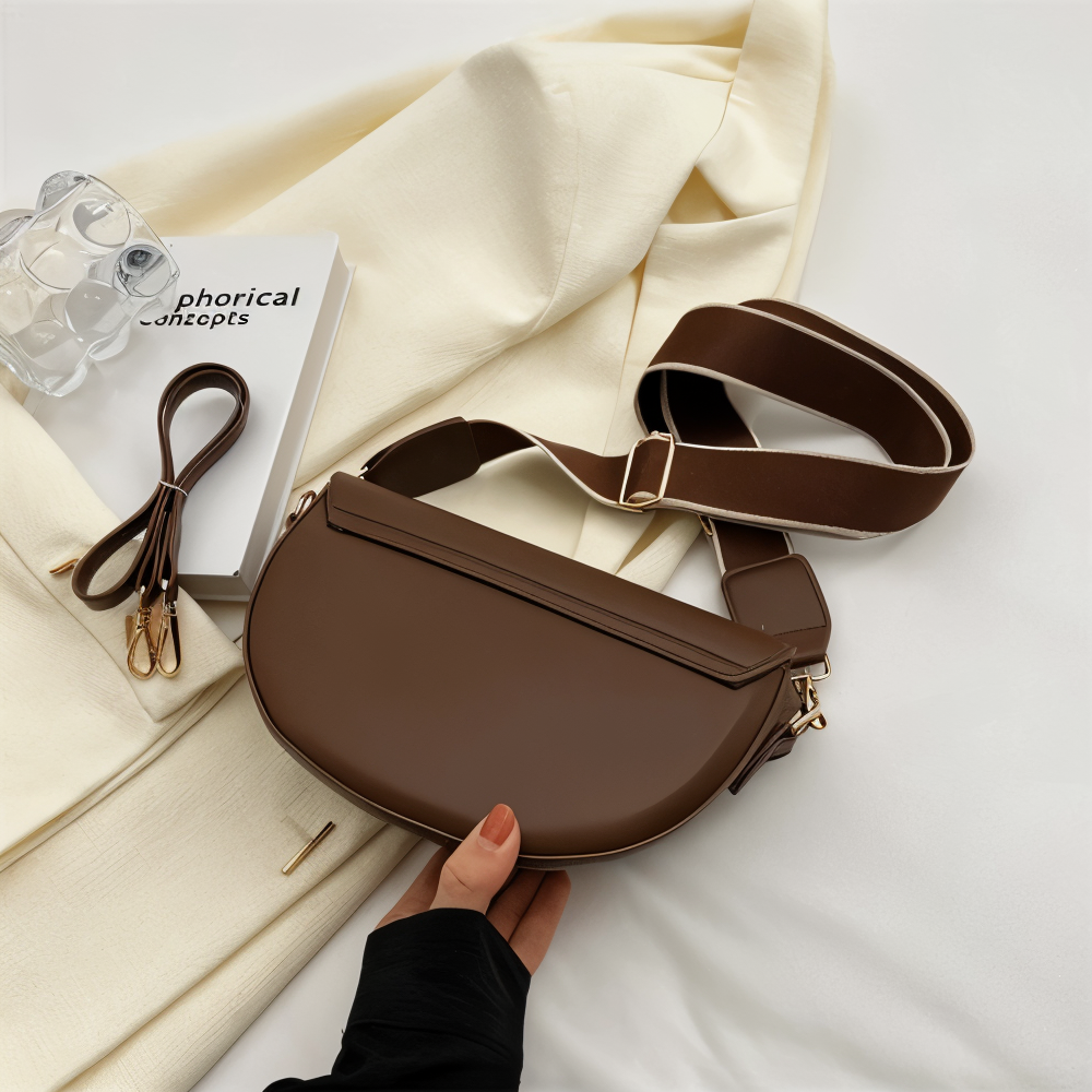 Stilren crossbody-väska i veganskt läder - Beret