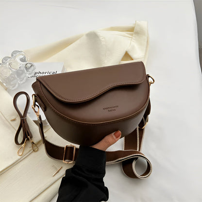 Stilren crossbody-väska i veganskt läder - Beret
