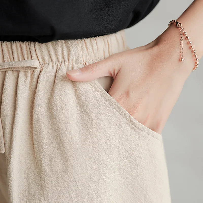 Kvinnors Linnedshorts med Dragsko och Vida Ben - Carina