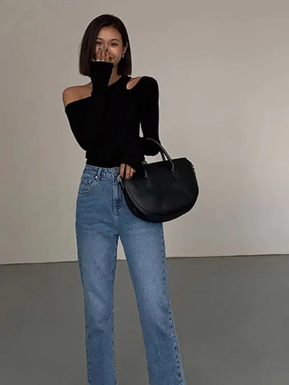 Off-Shoulder Topp med Skuren Detalj - Frideborg