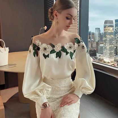 Satinblus Elegant broderad skjorta - Tyra