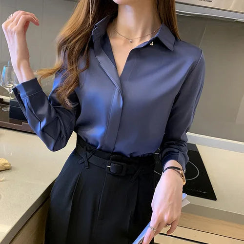 Snygg, elegant satinblus - Anna
