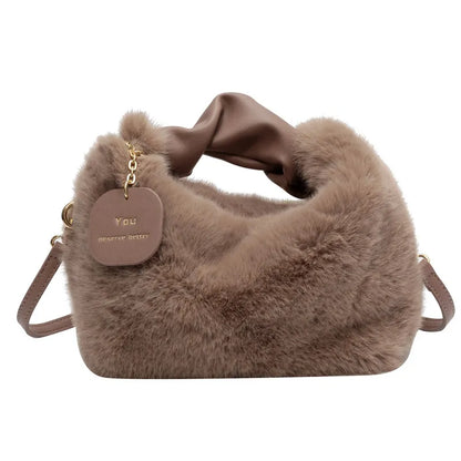 Luxe Fluff liten tygväska för kvinnor - Sanna