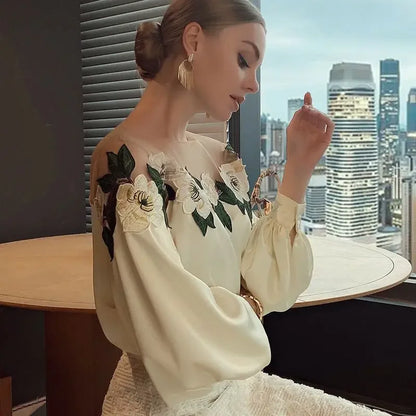Satinblus Elegant broderad skjorta - Tyra