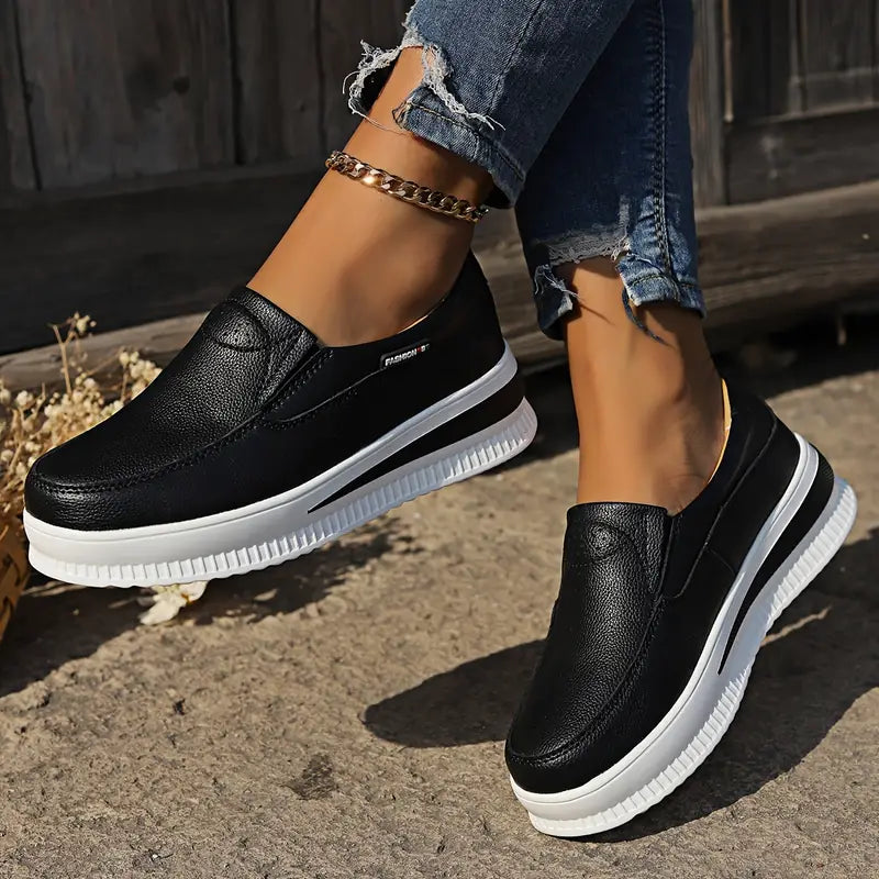 Enfärgade slip-on skor runda tåplattformar - Liselotte