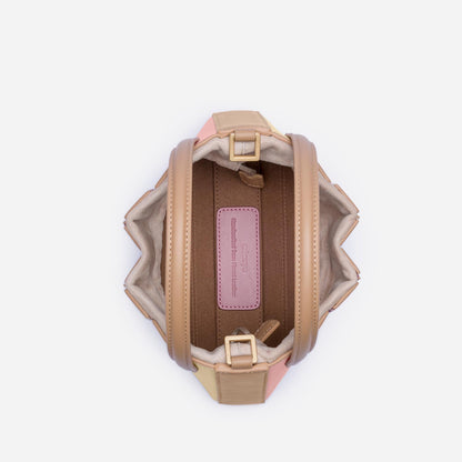 Modern handväska med geometrisk design i flera delar - Josefin
